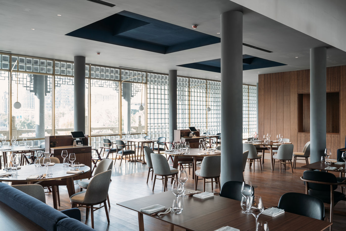The cheap bridge restaurant
